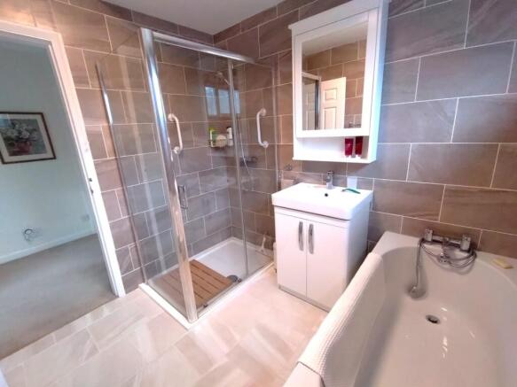 2 bed Detached Bungalow for sale Image 8
