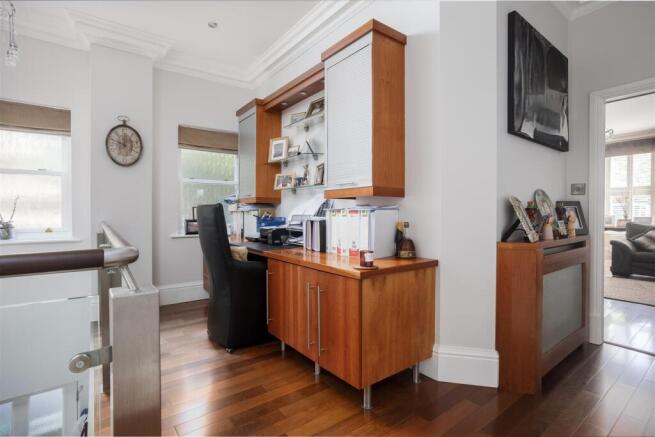 3 bed Apartment for sale Image 11