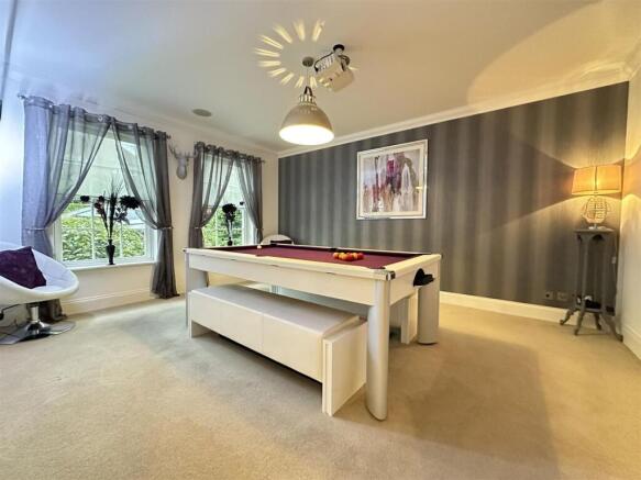 4 bed House for sale Image 7