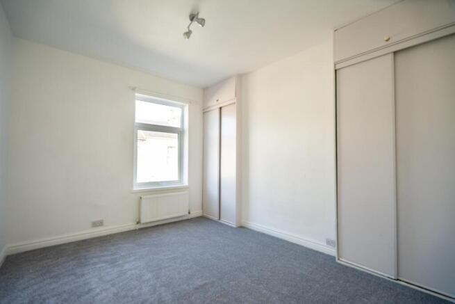 2 bed Terraced to rent Image 7