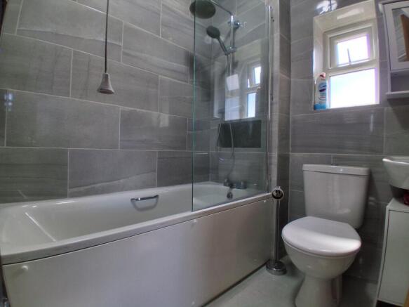 5 bed Terraced for sale Image 8
