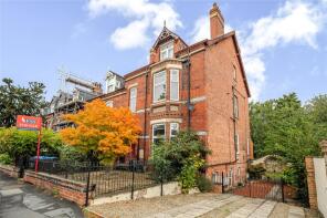 Flat 3, 17a Iddesleigh House, Bondgate Green, Ripon HG4 1QW