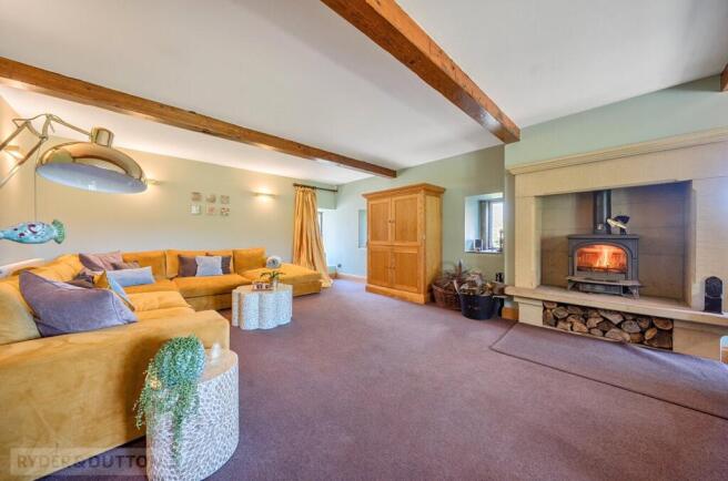 7 bed Detached for sale Image 11