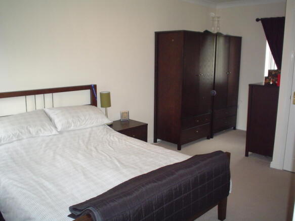 MAIN BEDROOM