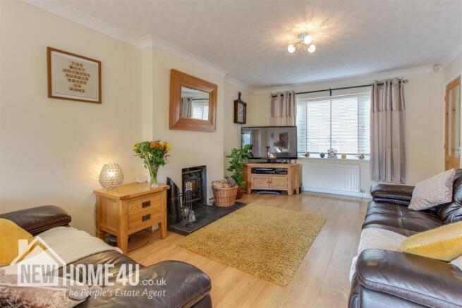LOUNGE: