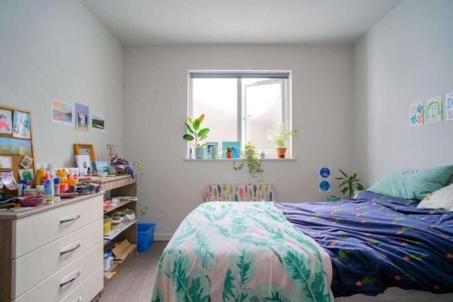 3 bed Flat to rent Image 8