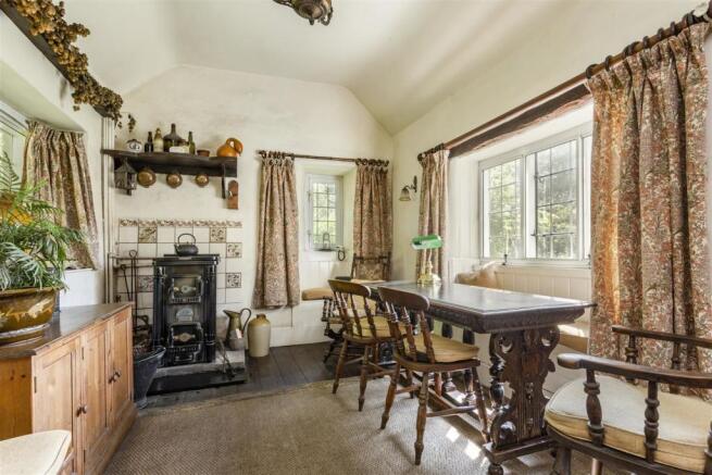 Toad Cottage fpz256495 (17).jpg