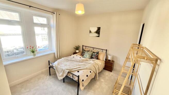 3 bed Terraced for sale Image 6