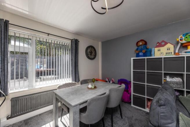 3 bed Semi-Detached for sale Image 4