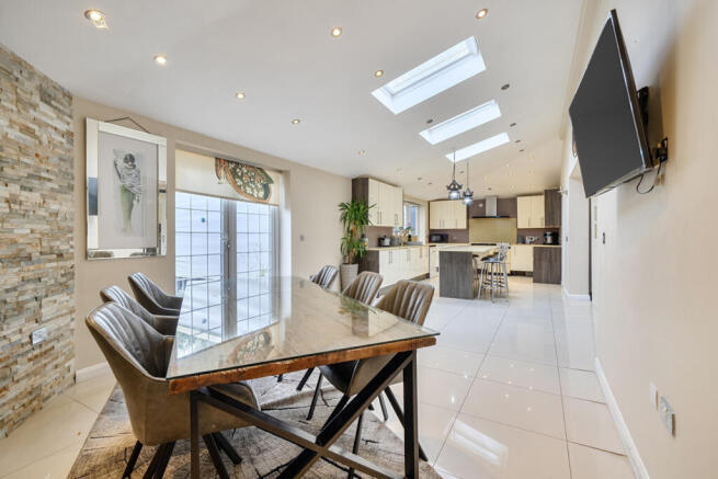 1437649-9-69cd1dc...