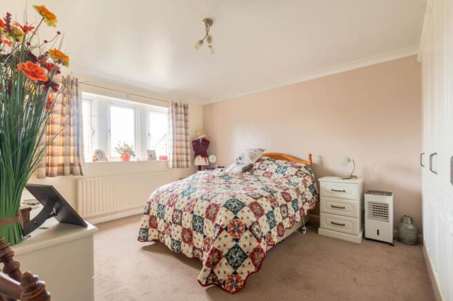 4 bed Detached for sale Image 8