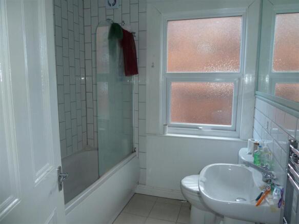 1 bed House Share to rent Image 8