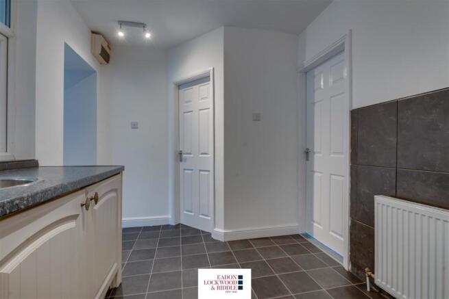 Kitchen 2.jpg