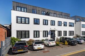 Flat 2, 214 220, Maybank Road, South Woodford, London E18 1ET