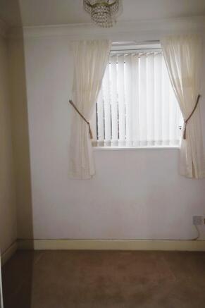 2 bed Ground Flat for sale Image 9