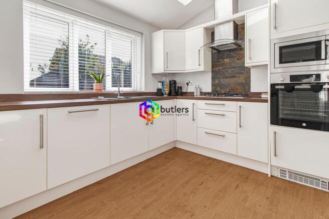 3 bed Semi-Detached for sale Image 10