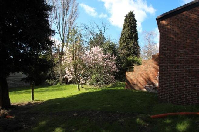 4 bed Terraced to rent Image 10