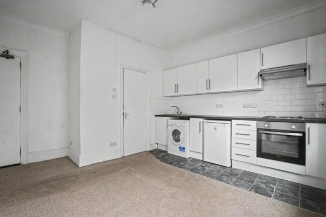 Flat 5, 1 Borough Hill, Croydon, CR0 4LP
