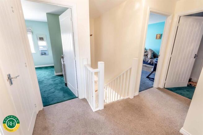 4 bed Detached for sale Image 12