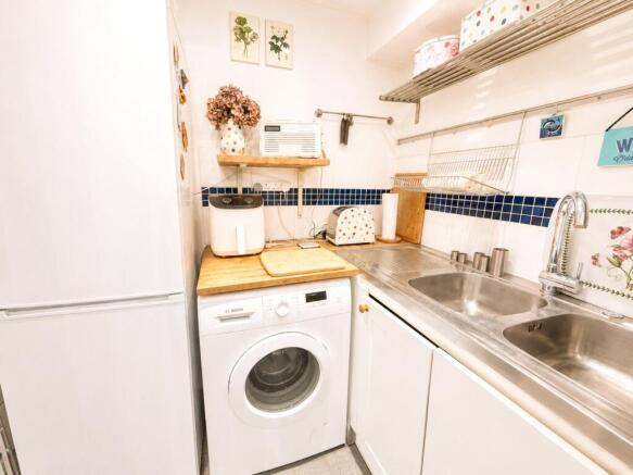 2 bed Terraced for sale Image 9