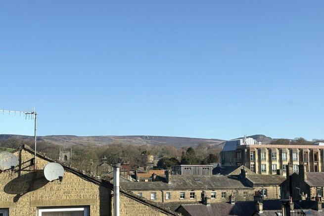 3 bed Terraced for sale Image 7