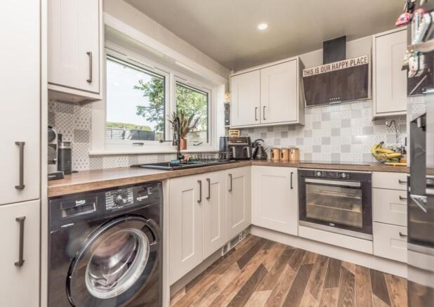 3 bed Semi-Detached for sale Image 4