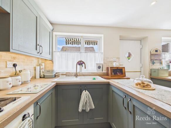 2 bed Semi-Detached for sale Image 9