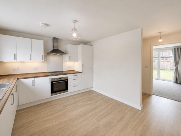 3 bed Terraced for sale Image 4