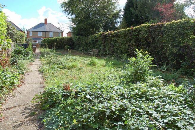 FRONT GARDEN