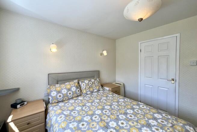 3 bed Bungalow for sale Image 9