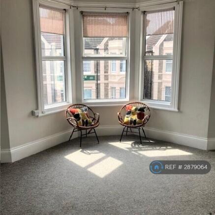 Studio Room - Bay Window