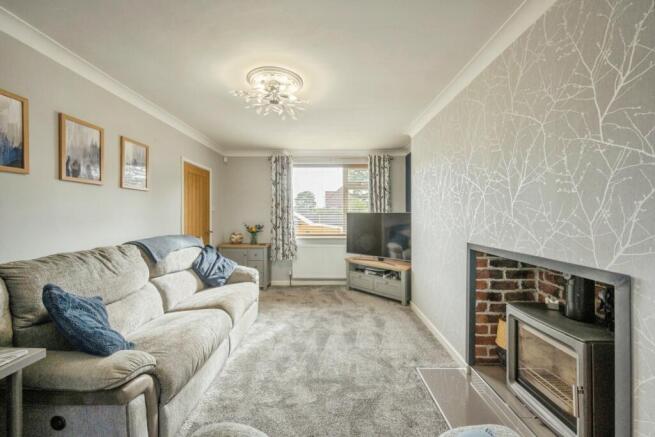 3 bed Semi-Detached for sale Image 3