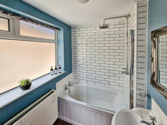 2 bed Cottage for sale Image 10