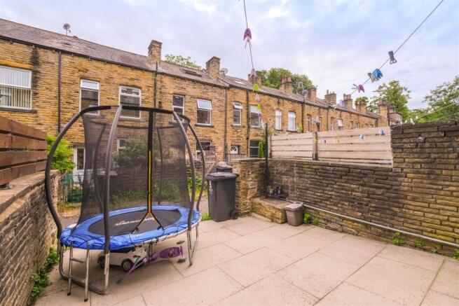 3 bed Terraced for sale Image 12