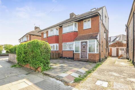 Lynford Gardens, Edgware