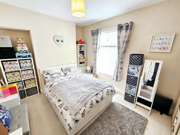 3 bed Terraced for sale Image 6
