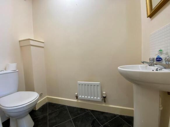 Cloakroom/wc