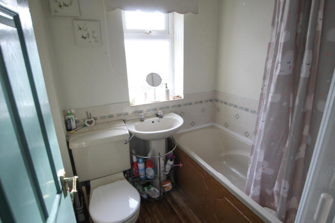 Family Bathroom.