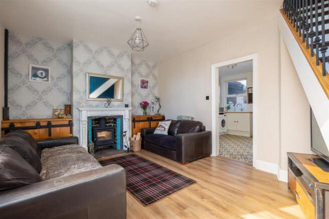 Outgang Road 25 Sitting Room-2.jpg