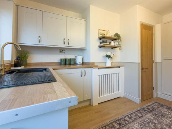4 bed Detached Bungalow for sale Image 9