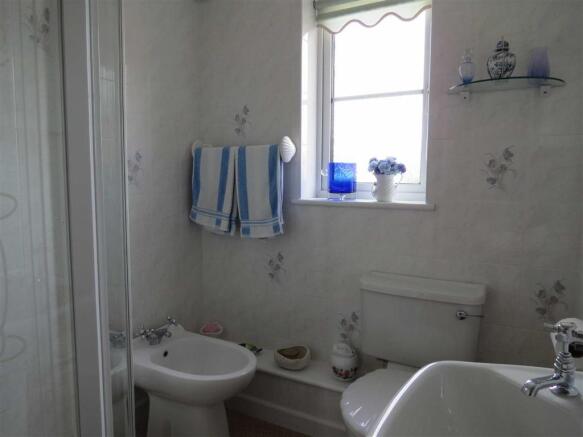 Shower Room: