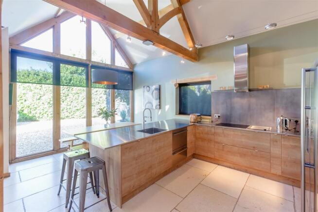 8362256-interior23.jpg