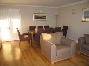 Lounge/dining room