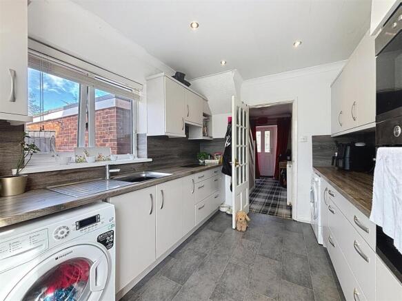 3 bed House for sale Image 5