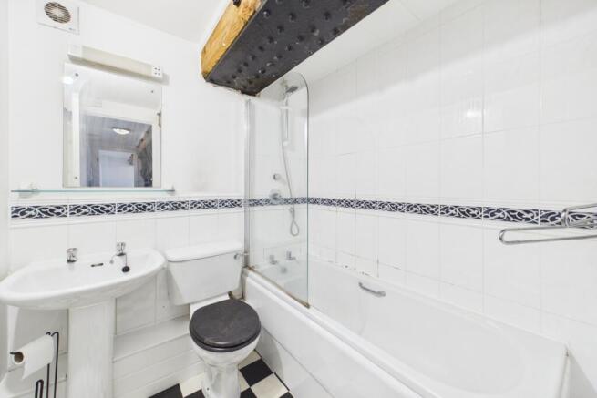 2 bed Apartment to rent Image 10