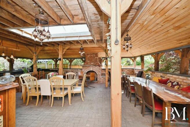 Outdoor Bar/Restaurant