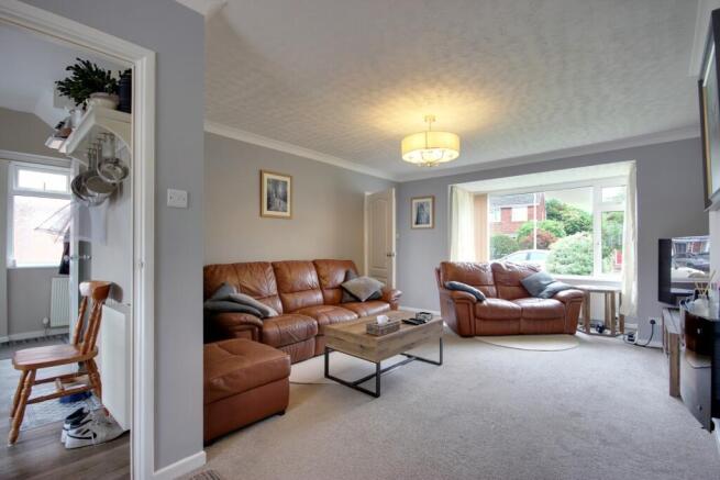 3 bed Semi-Detached for sale Image 8
