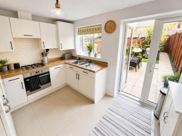 Willowherb Road, Emersons Green, Bristol photo 4