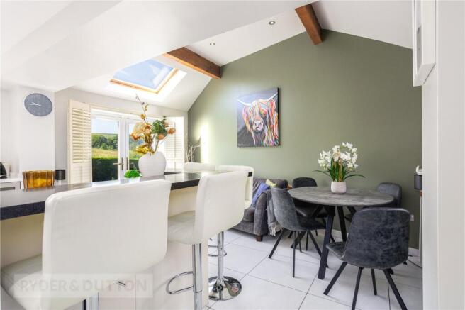 4 bed Detached for sale Image 12
