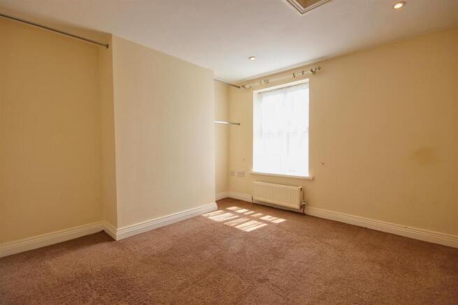 2 bed Terraced for sale Image 8